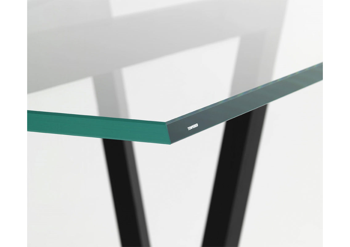 Quadror 02 Dining Table