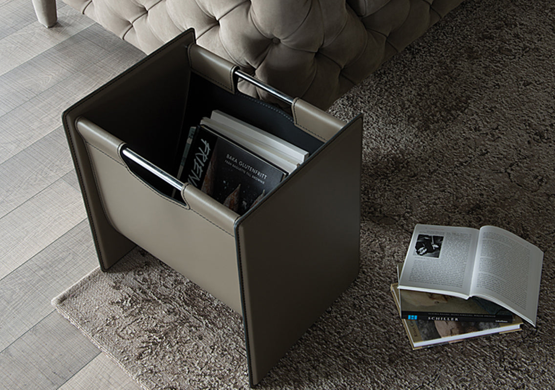 Jerry Magazine Holder