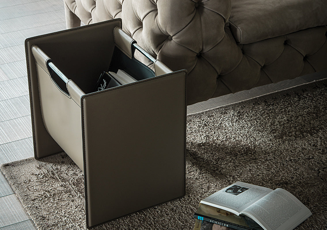 Jerry Magazine Holder