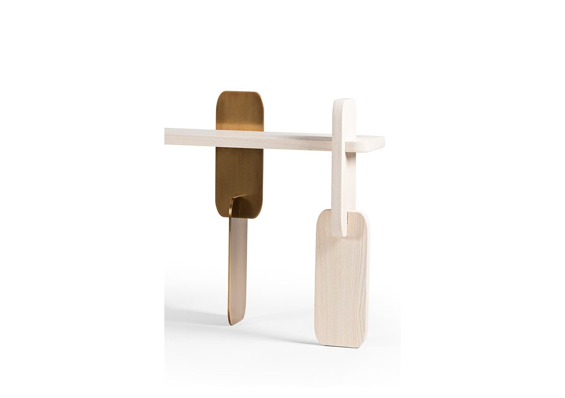 Greffage (Floor Model)