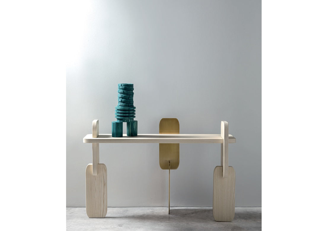 Greffage (Floor Model)