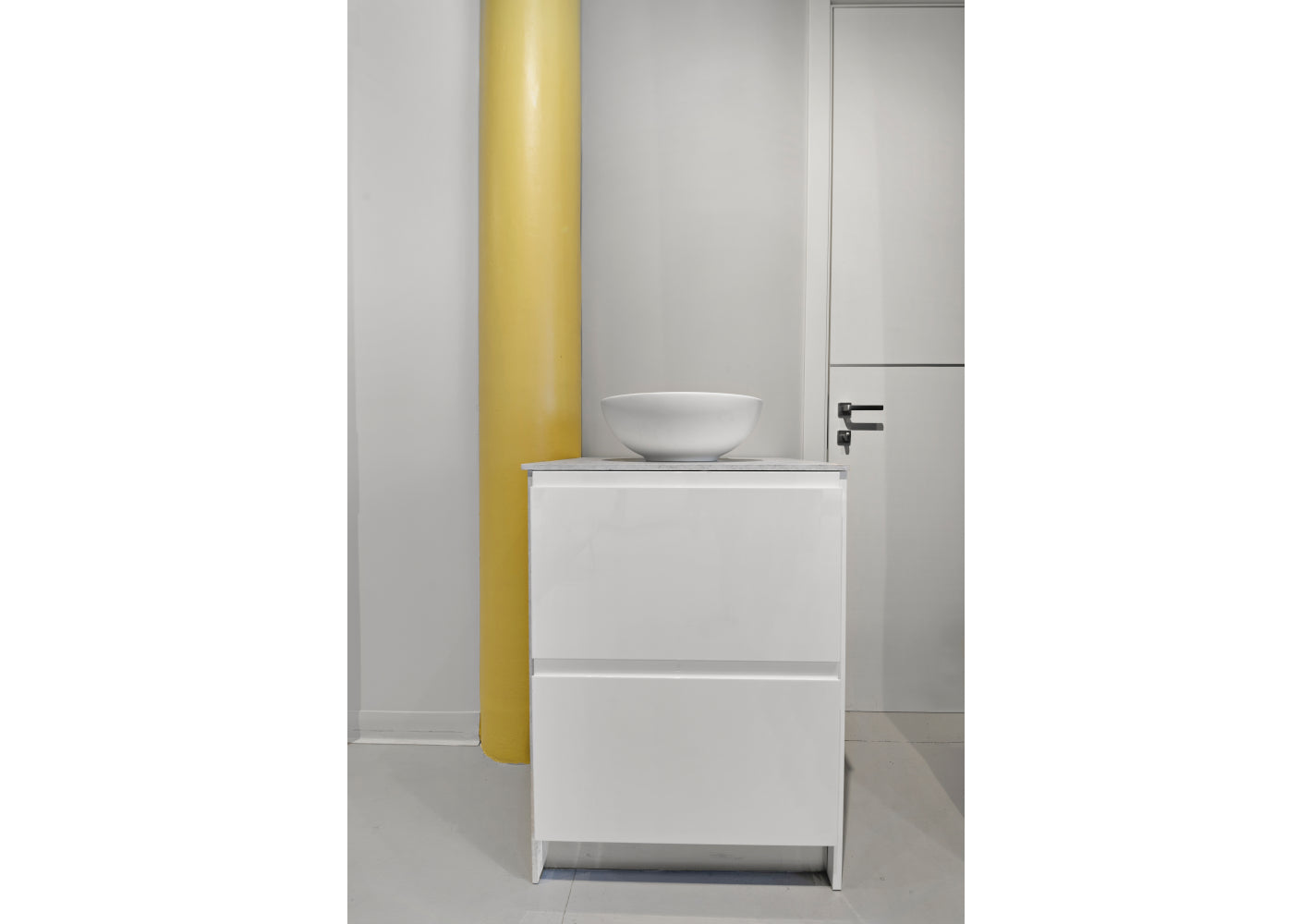 Interni Vanity Display with Tecnoril® Vessel