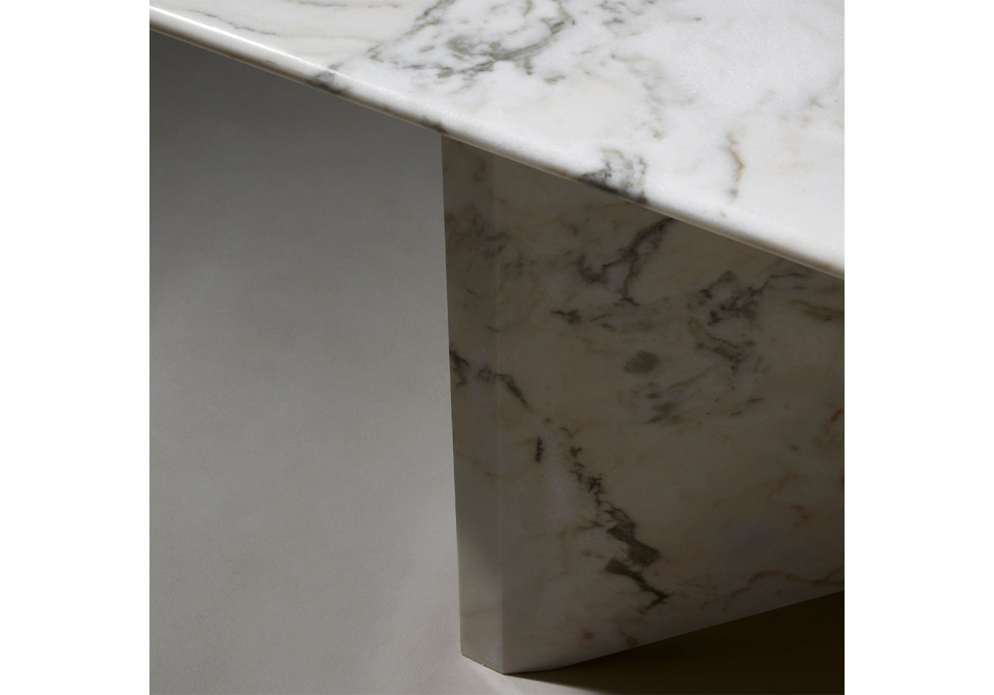 Lamina Dining Table