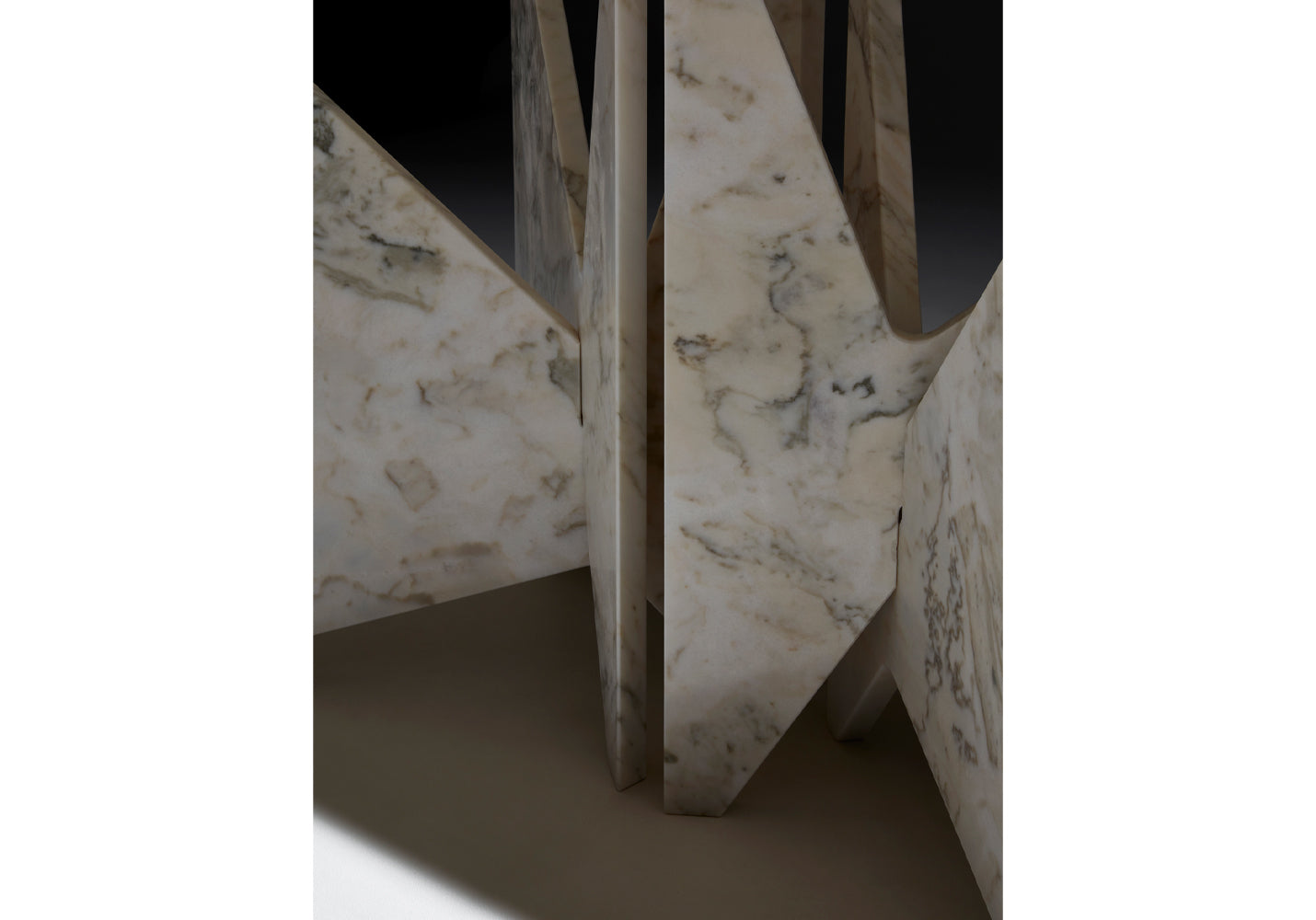 Lamina Dining Table