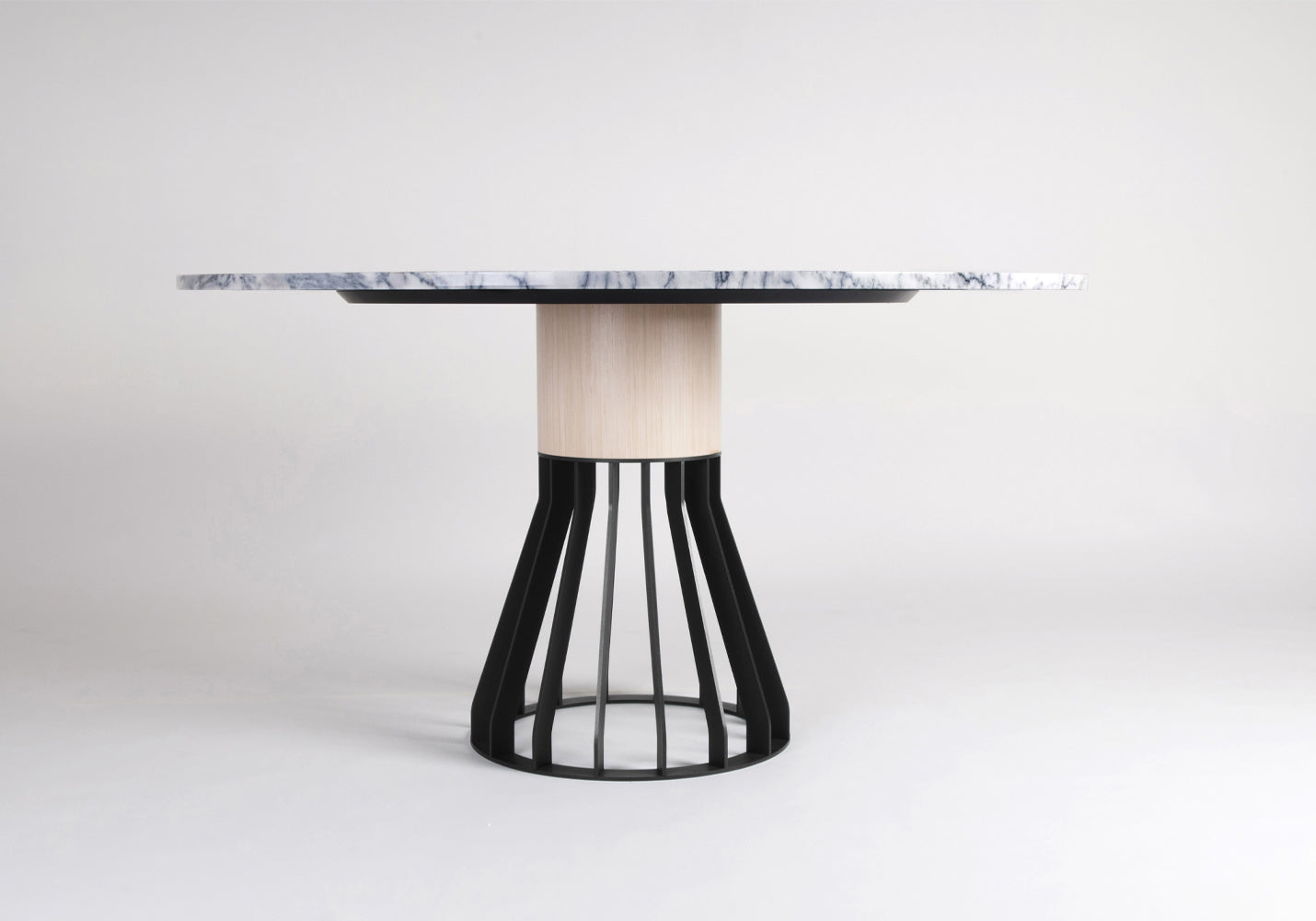 Mewoma Dining Table