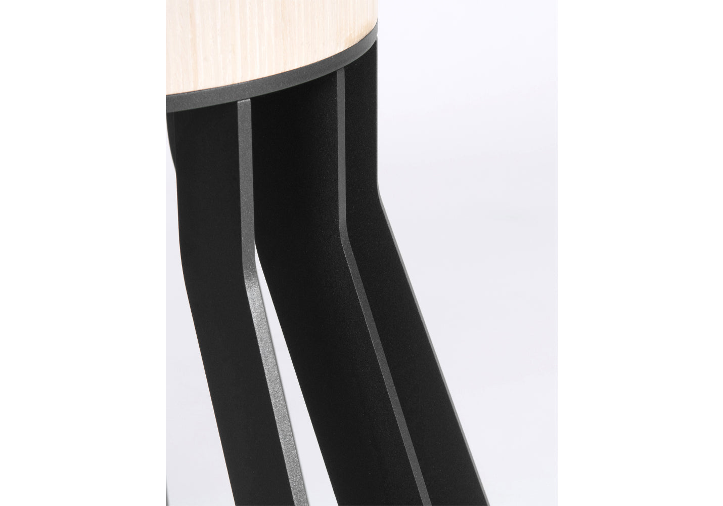 Mewoma Dining Table