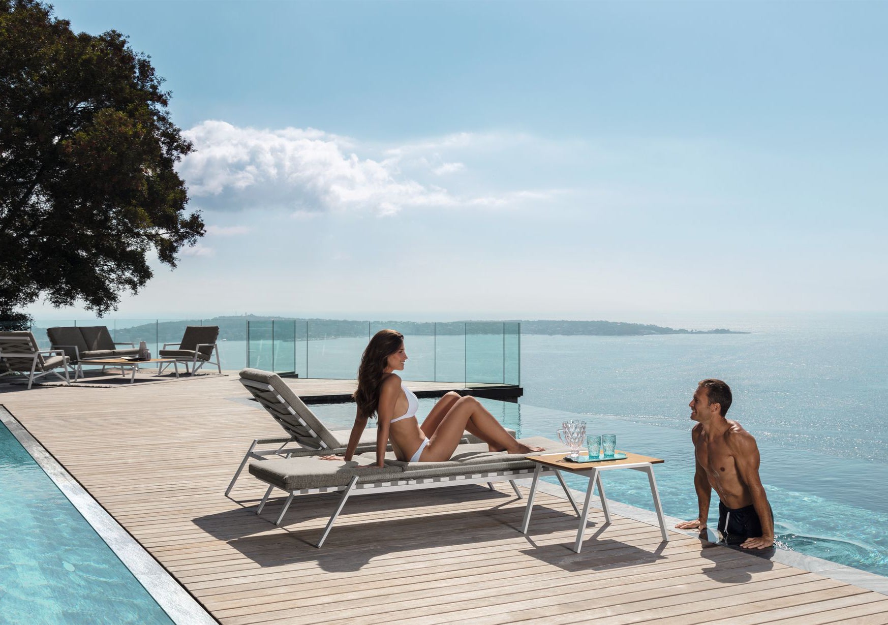 Cottage Sunbed