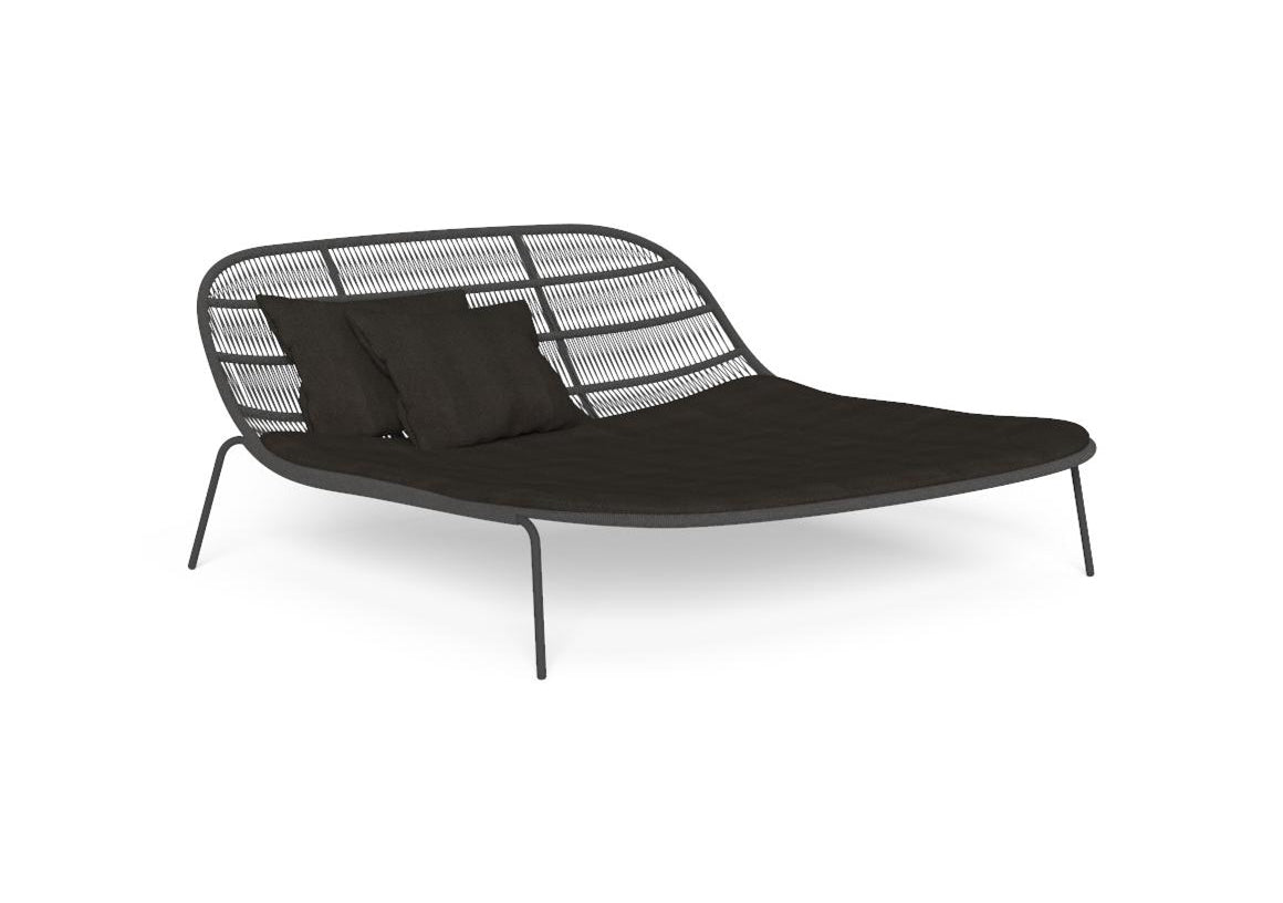 Finish - Graphite Frame Twill Black Cushion