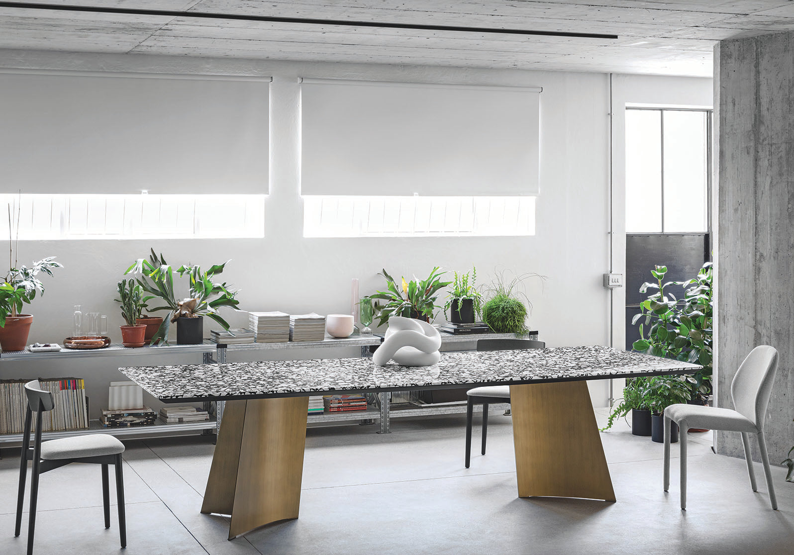 Maggese Fixed Dining Table