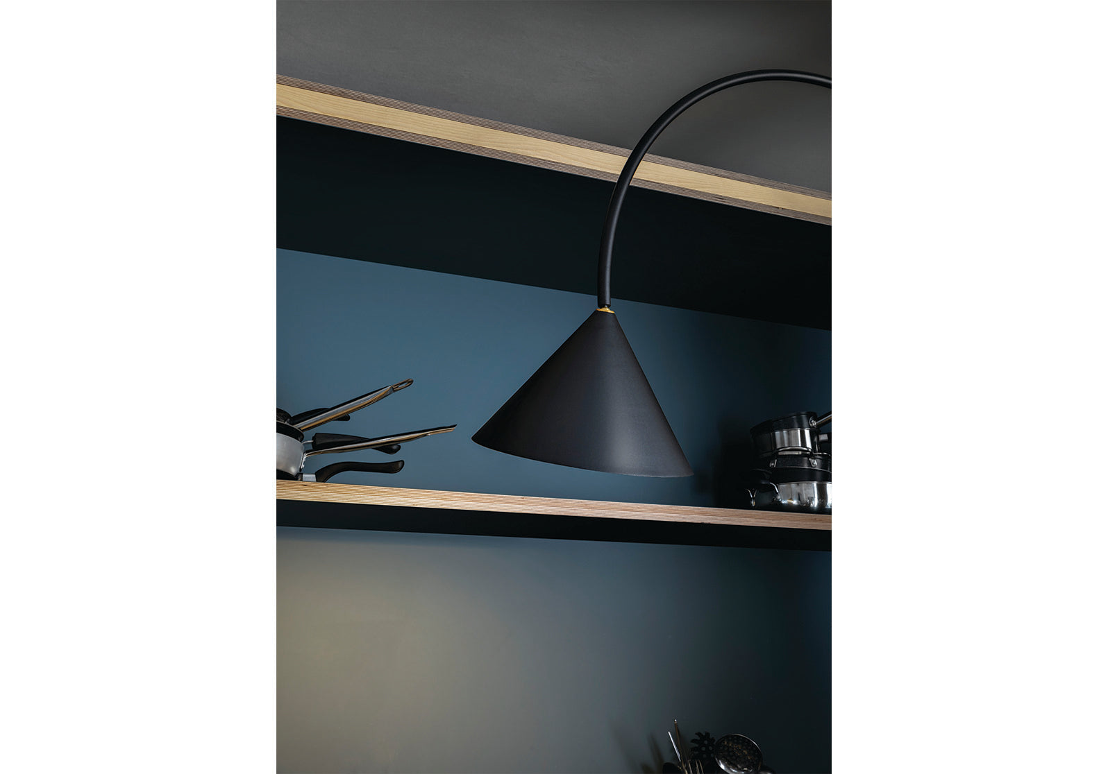 Ozz Wall Lamp