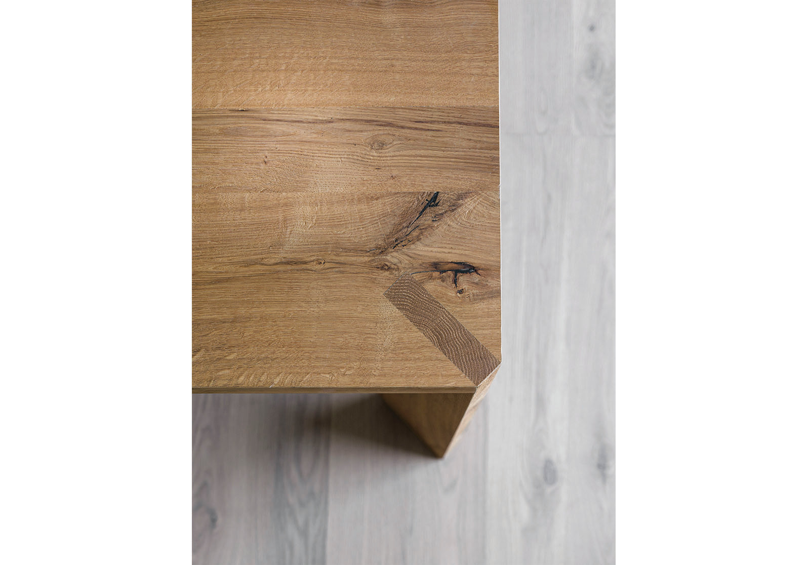 Manero Dining Table