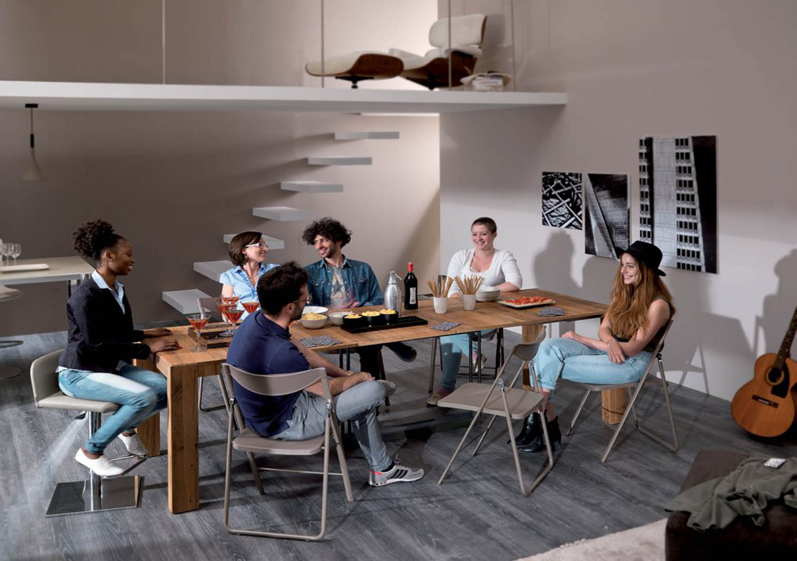 A4 Extendable Console