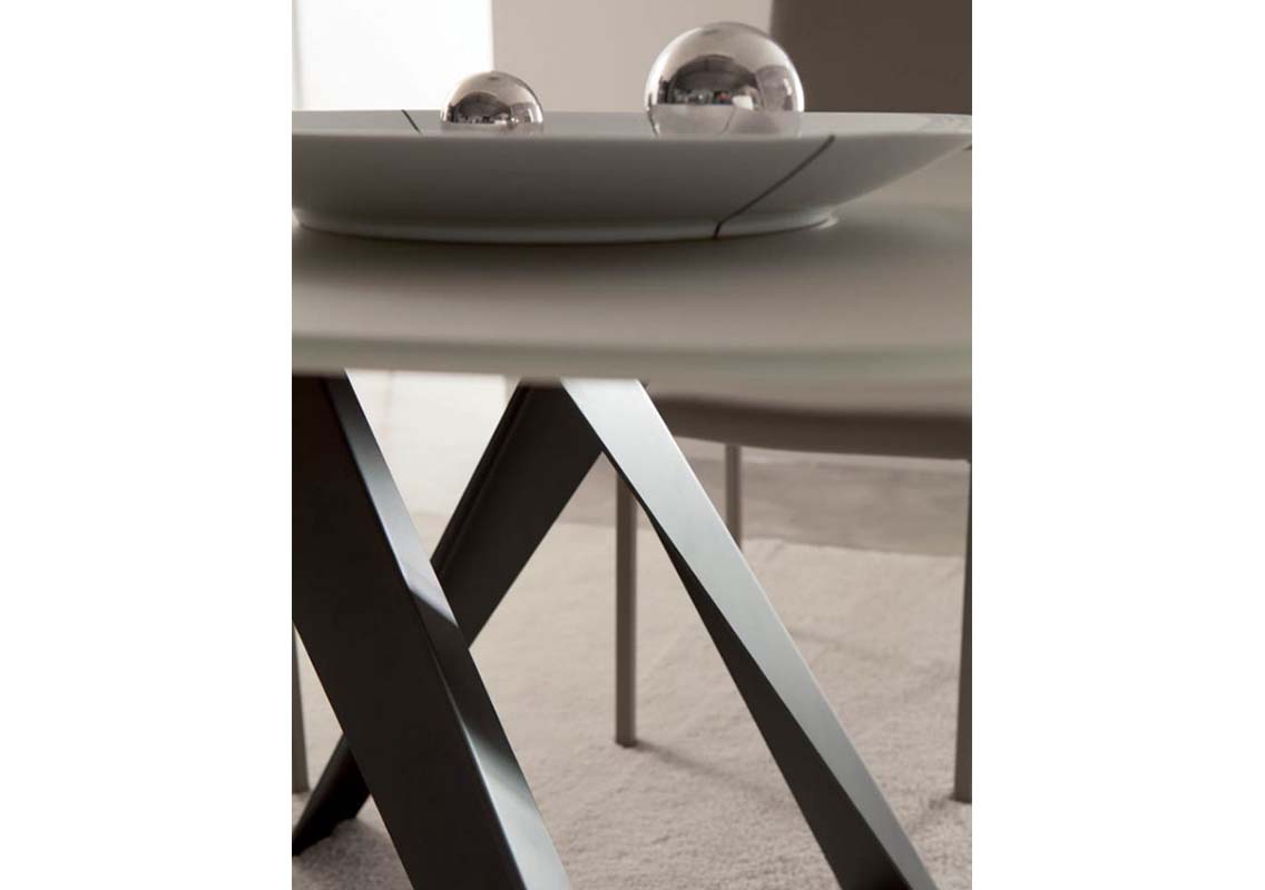 Bombo Fixed Dining Table