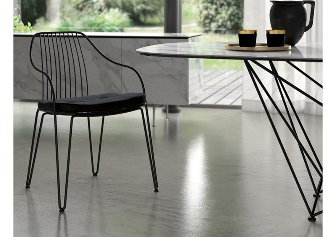 Lira Armchair