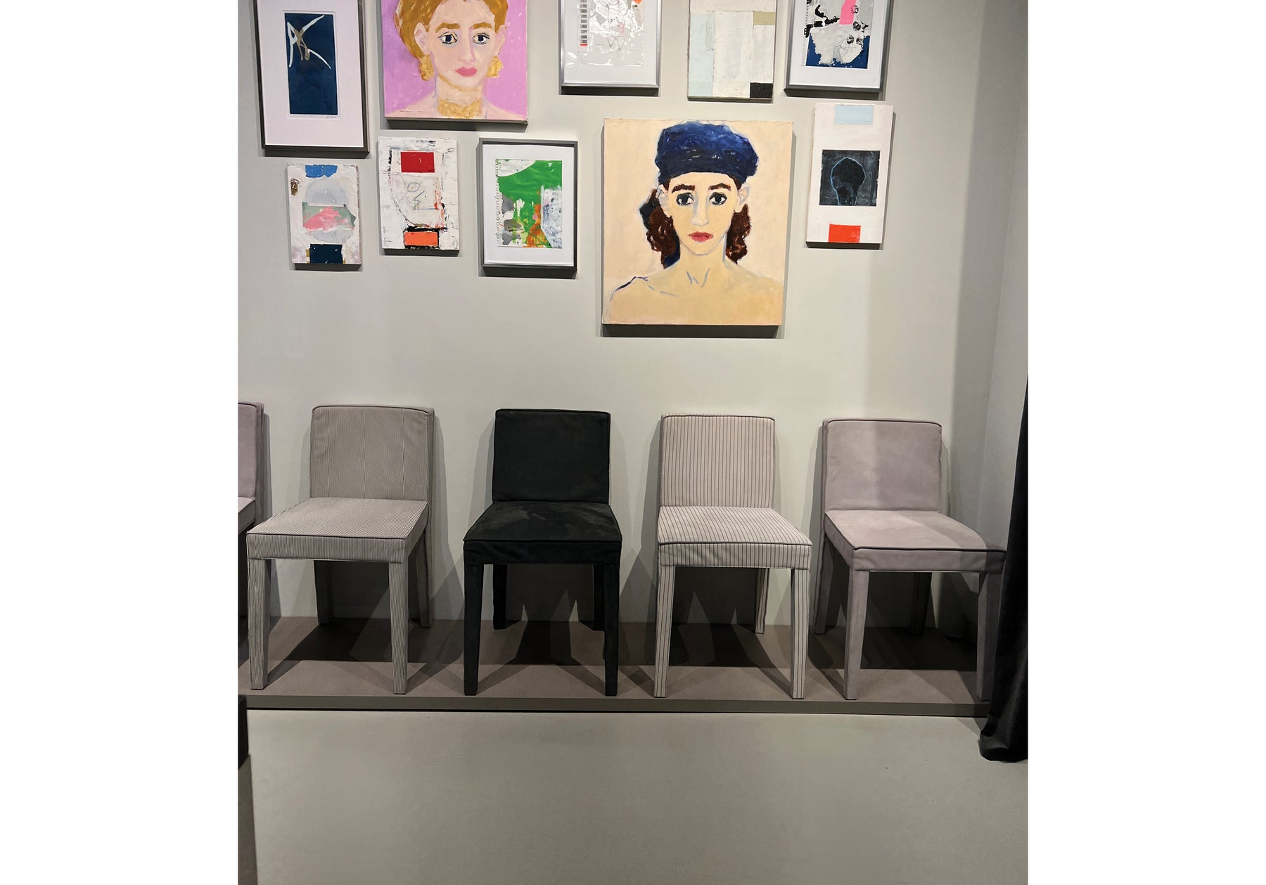 Oslo Chair Kashmir Lilas (Floor Model)