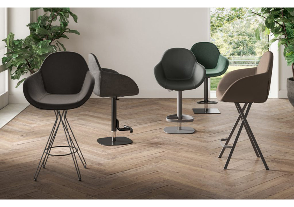 Oscar Height Adjustable Bar Stool