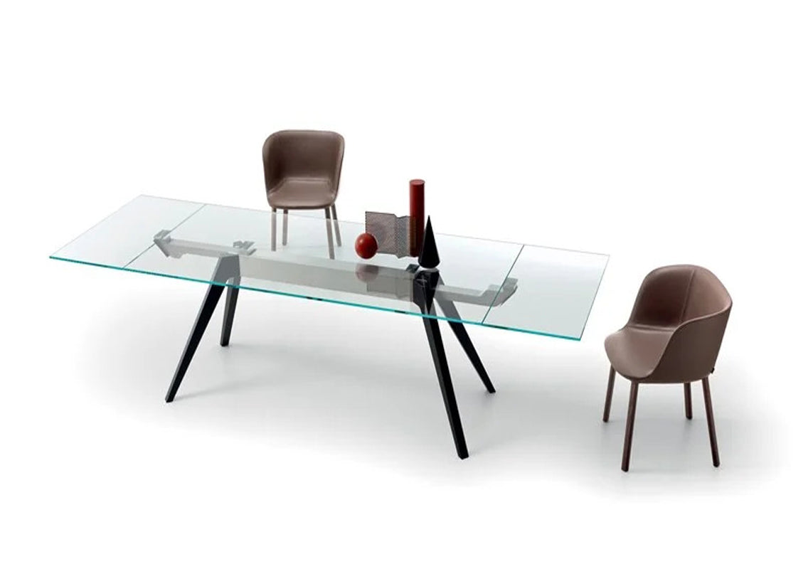 Delta Extendable Table