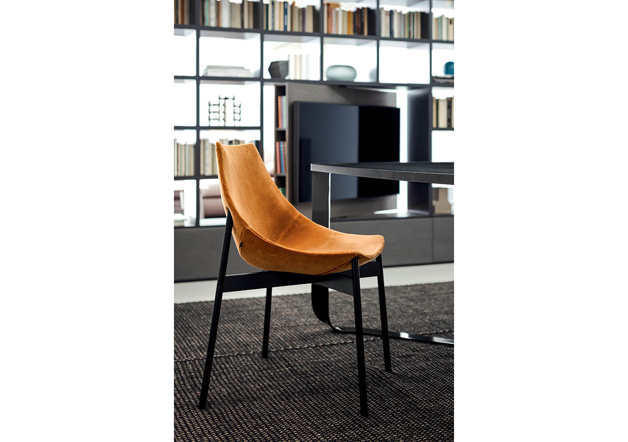 Gamma Padded Chair With Tubular Base
