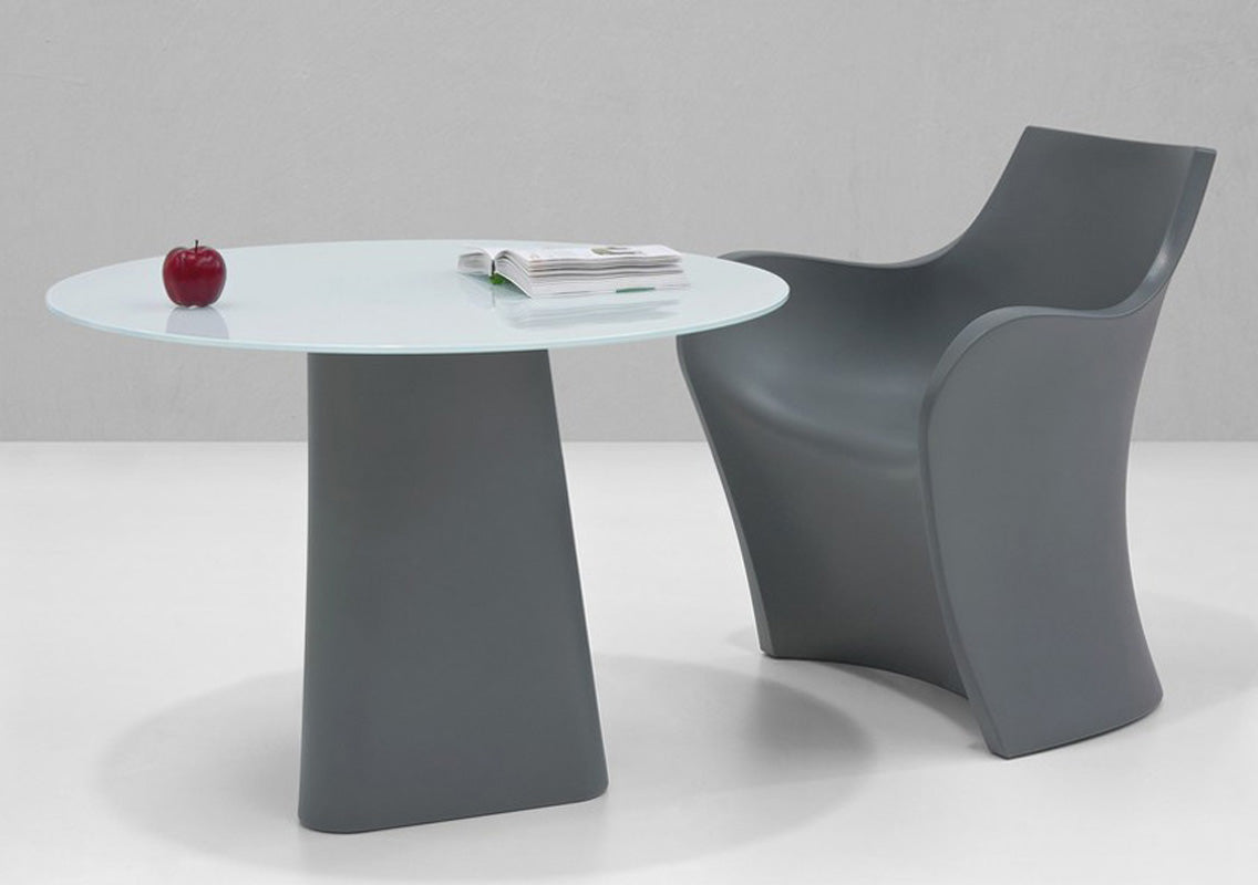 Adam Crystal Round Table
