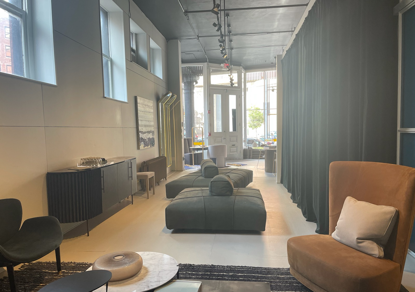 Panama Bold w/ Cushion (Floor Model)