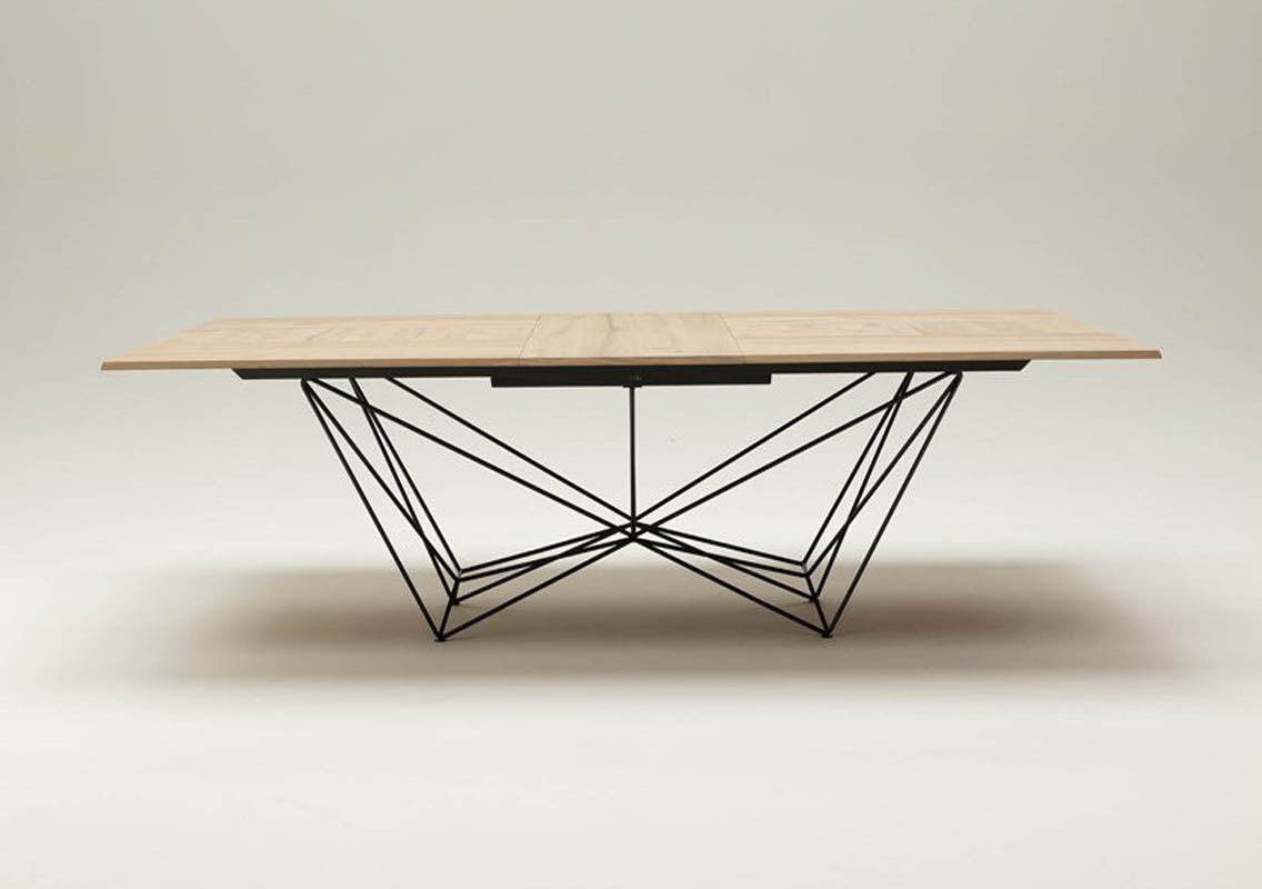 FIL8 Extendable Dining Table