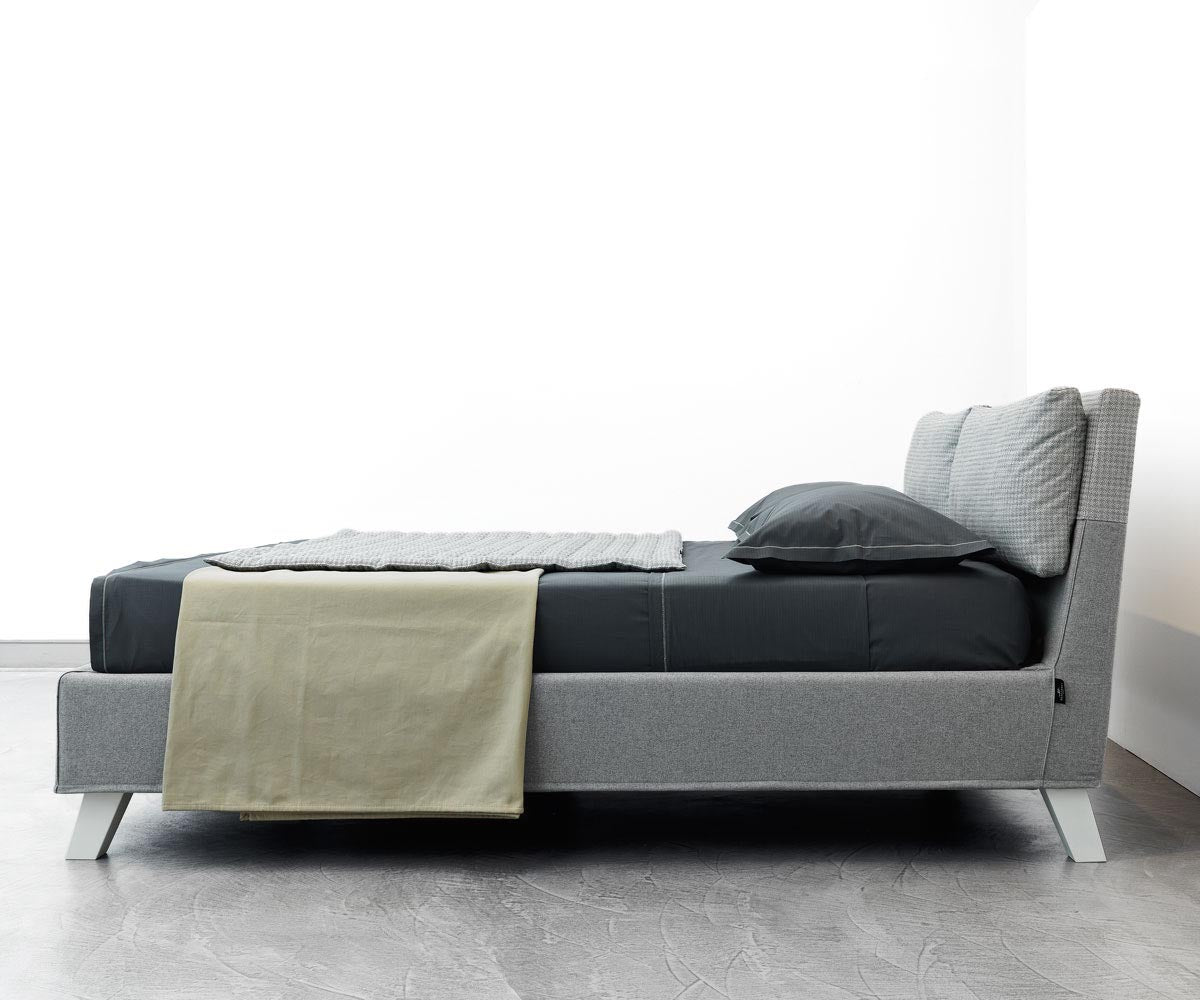 Bahamas Alto Bed. Removable Cover.