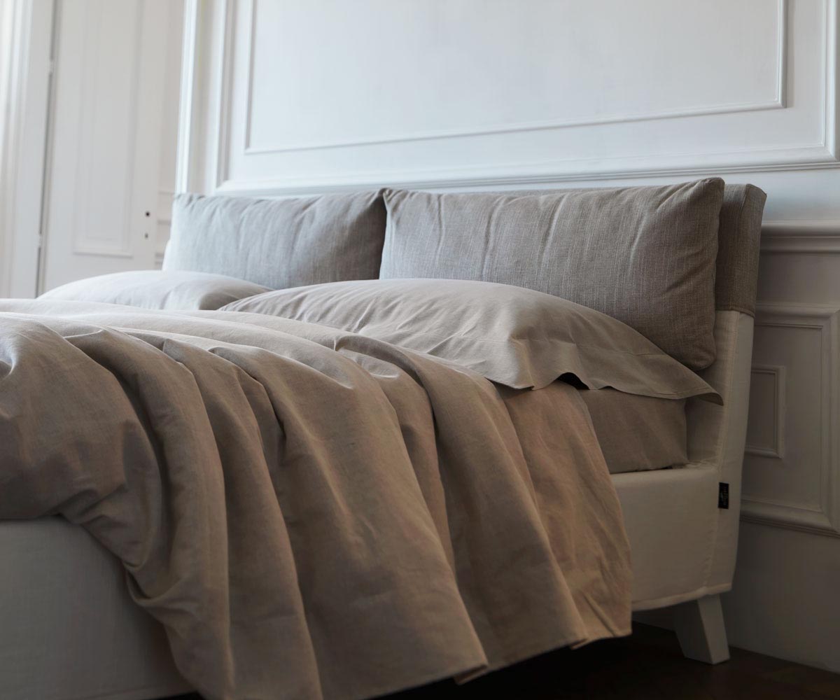 Bahamas Alto Bed. Removable Cover.