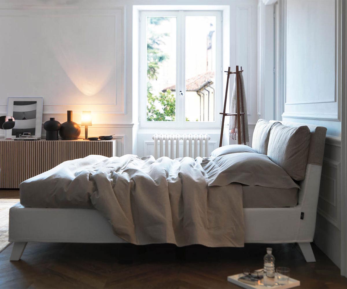 Bahamas Alto Bed. Removable Cover.