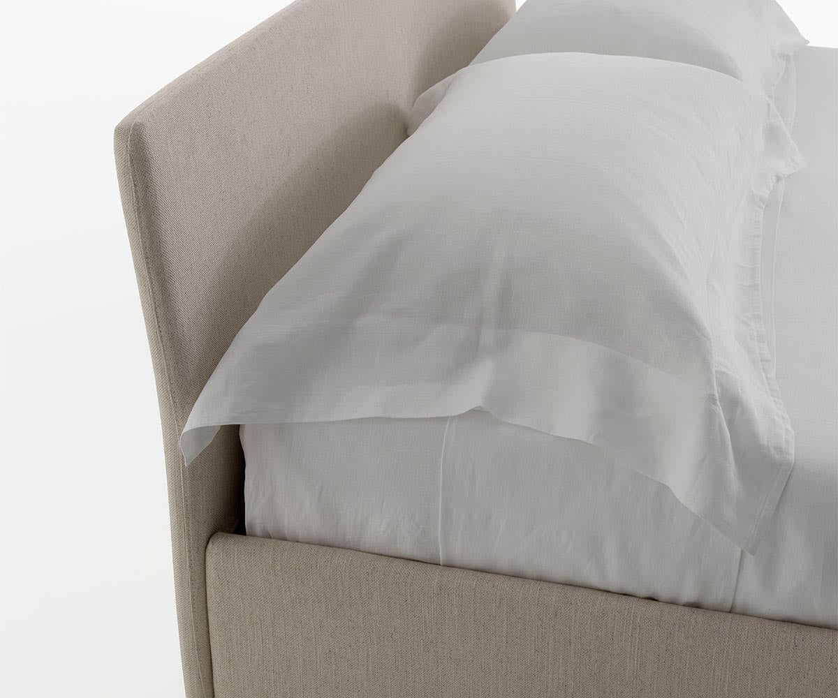 Figi  Bed. Removable Cover.