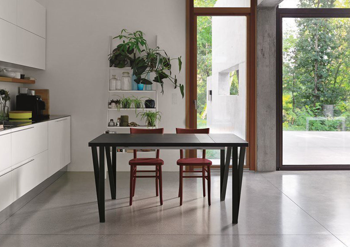 Ma.Re Rectangular Dining Table