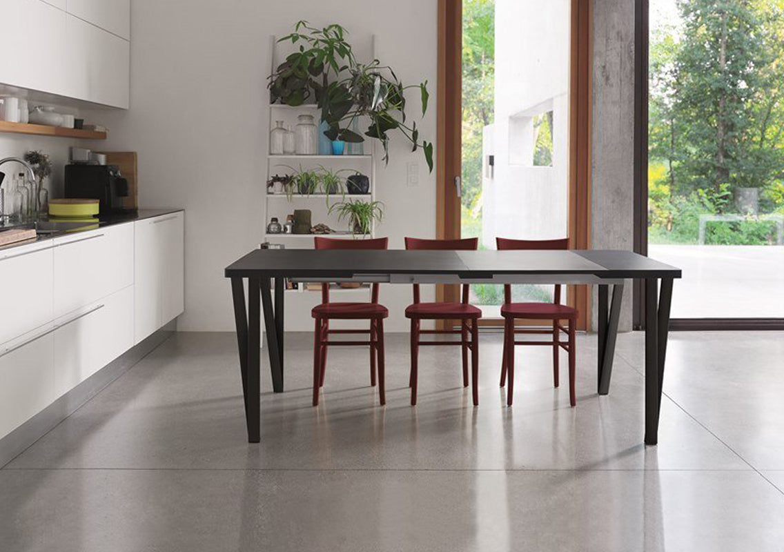 Ma.Re Rectangular Dining Table