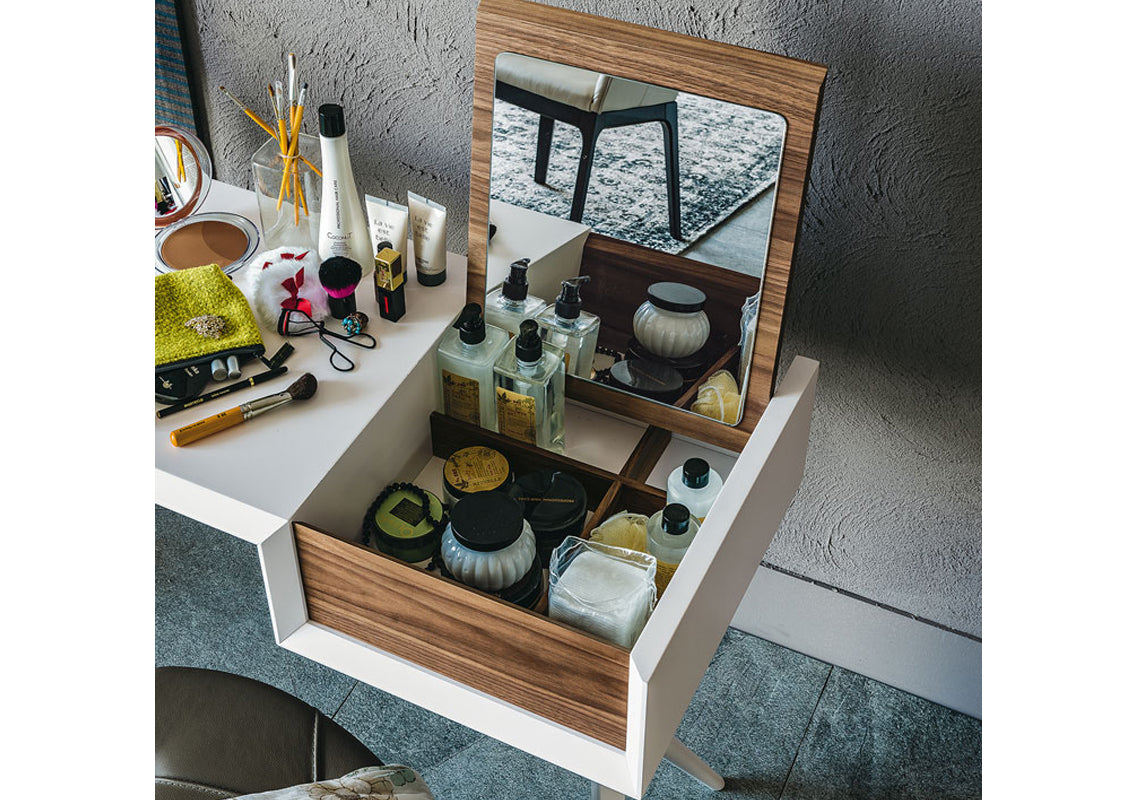 Batik Desk