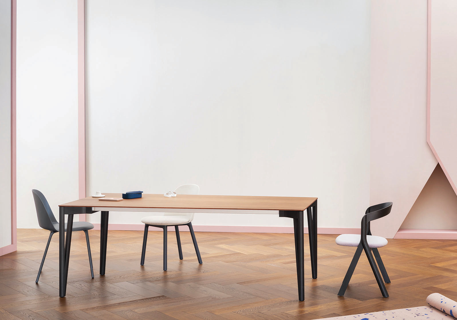 Decapo Fixed Dining Table