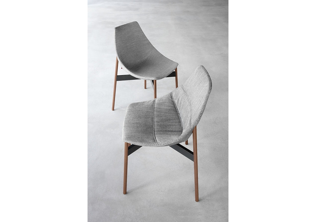 Gamma Padded Chair With Tubular Base