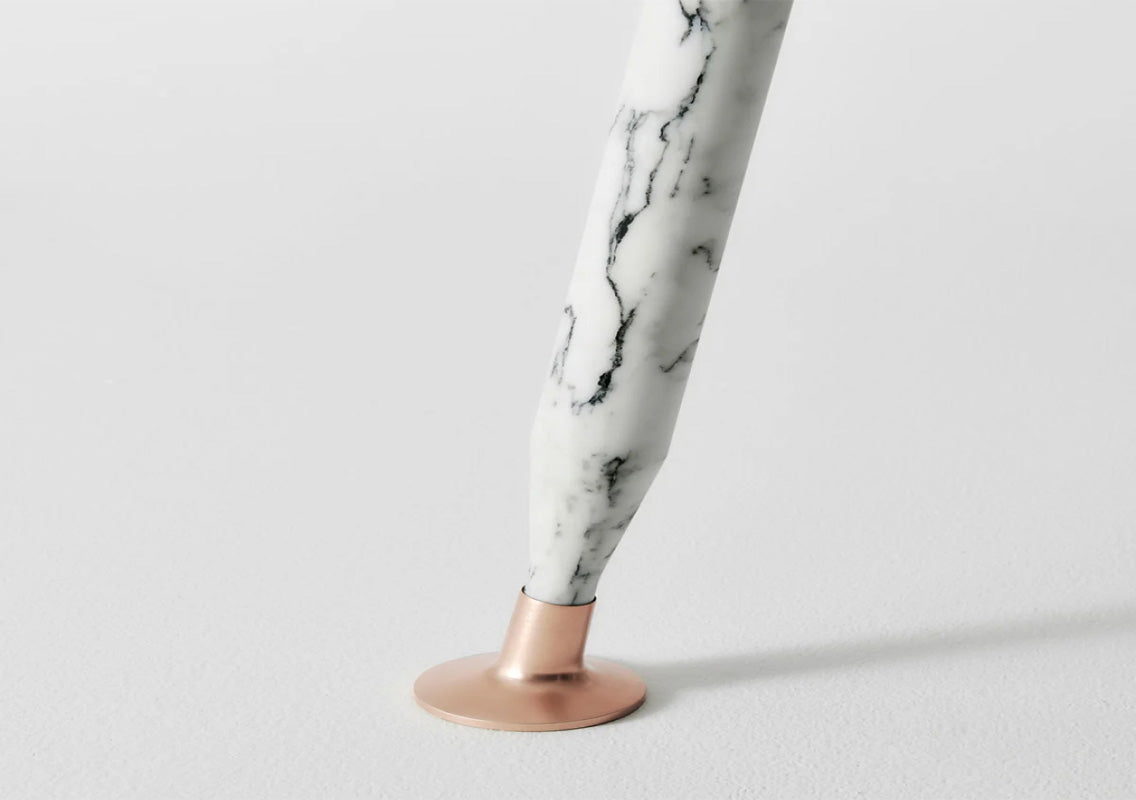 Lady Hio Dining Table