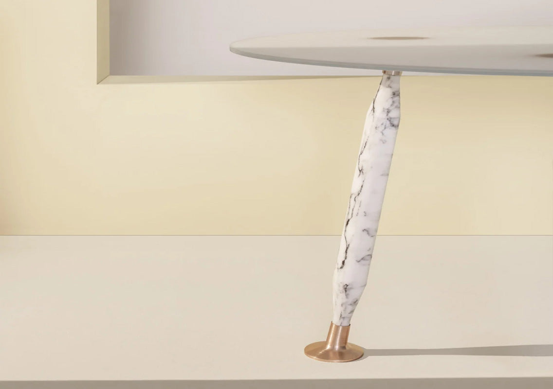 Lady Hio Dining Table