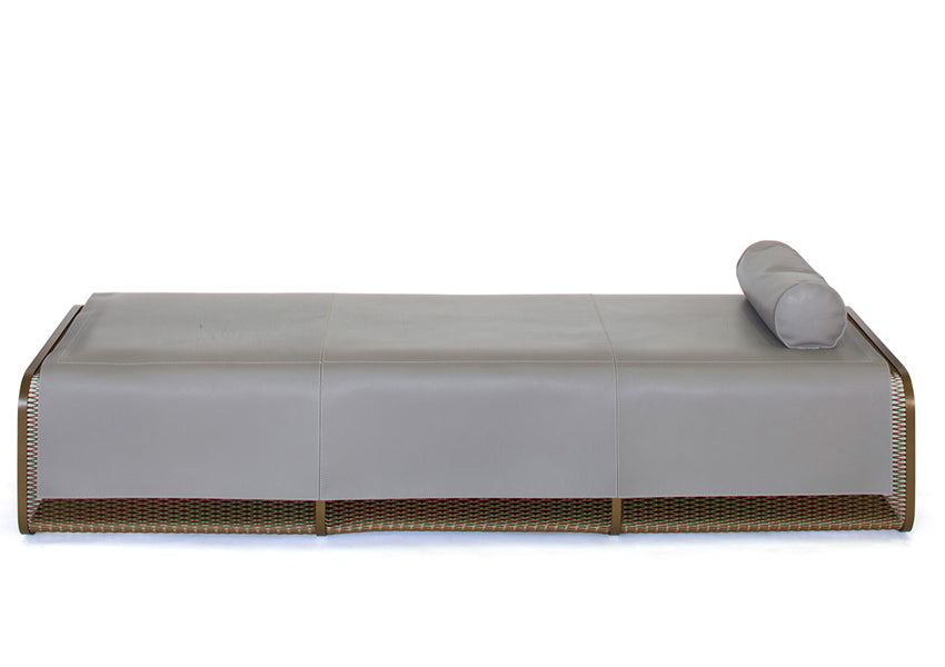 Caballito Blanco Chaise Lounge