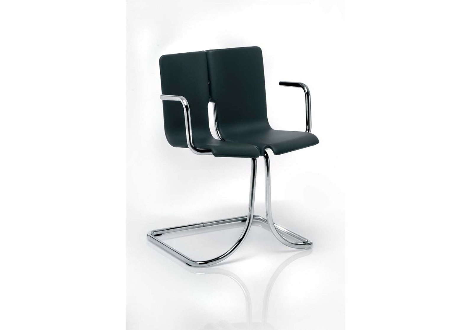 Sbalzo Armchair