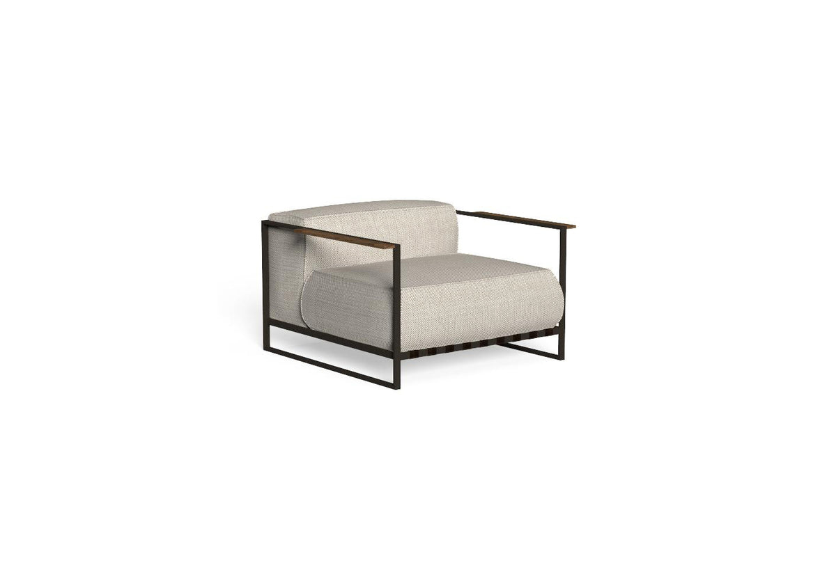 Finish - Mokka Frame Beige Cushions