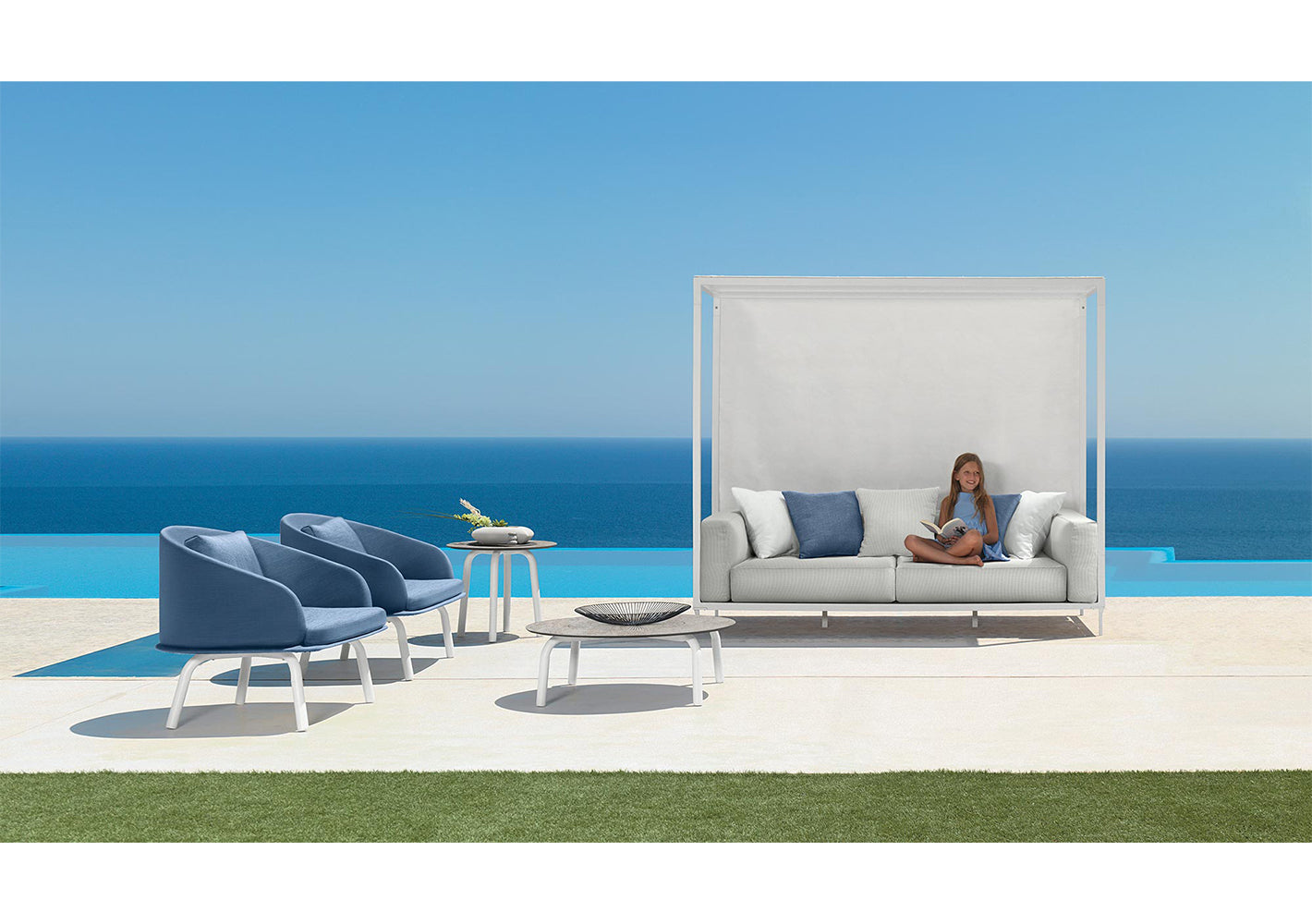CleoSoft//Alu Round Coffee Table Big