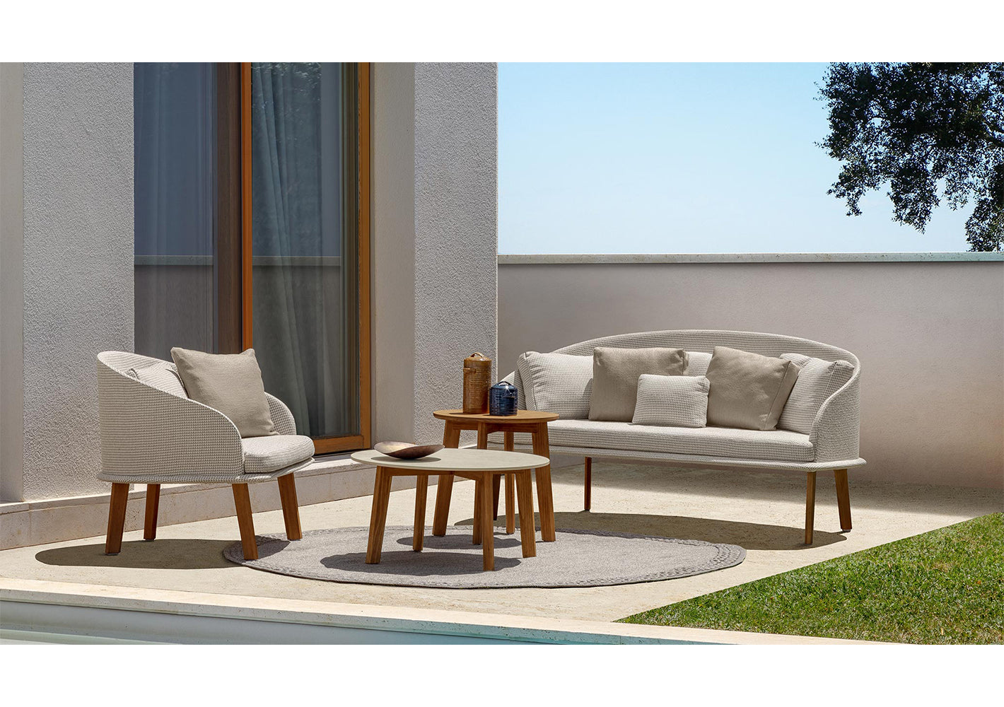 CleoSoft//Wood Love Seat Sofa