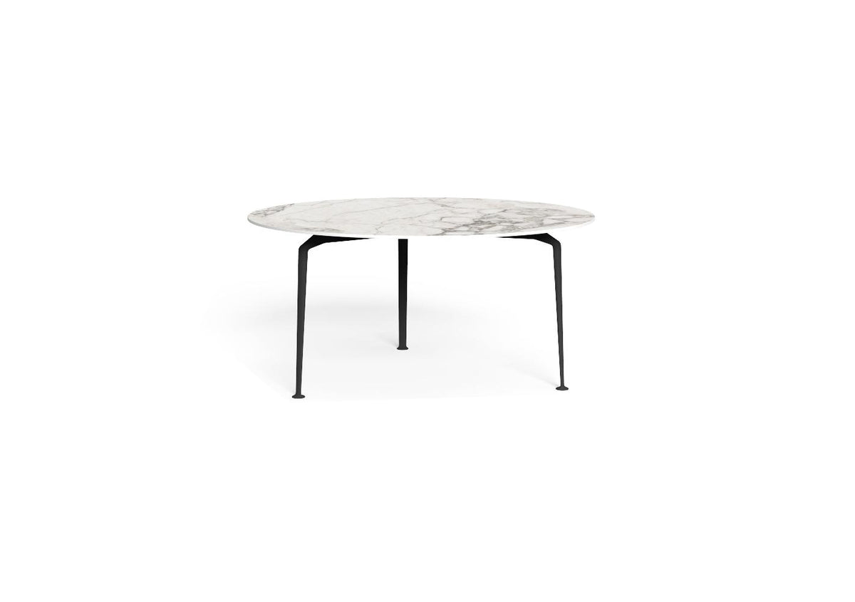 Finish - Graphite Frame Calacatta Top