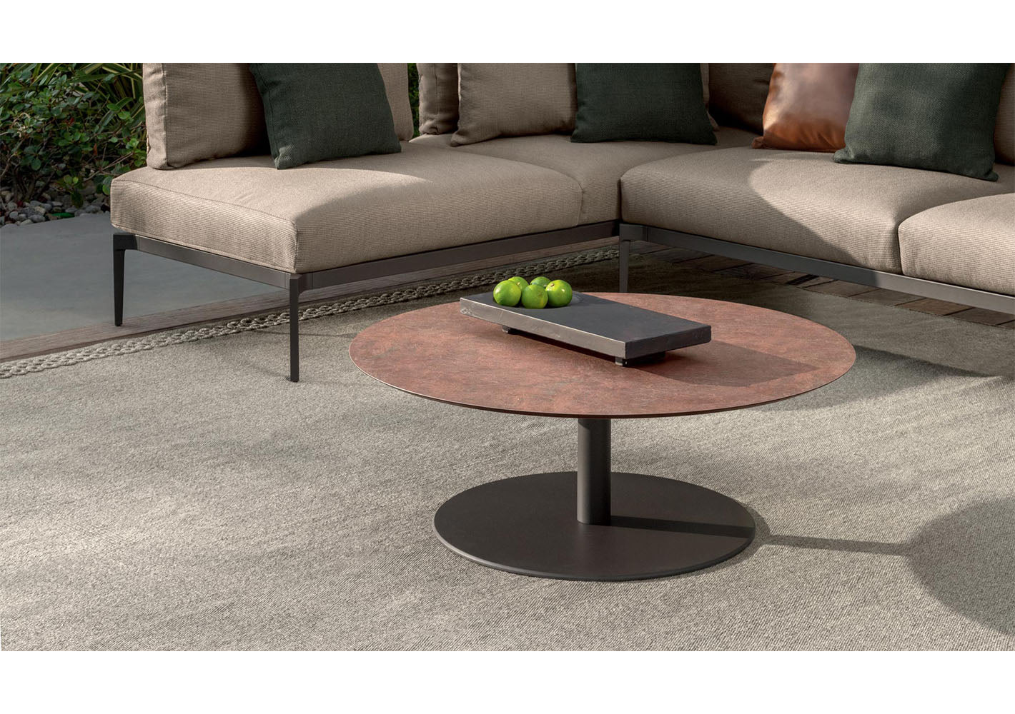 Leaf Round Coffee Table H32