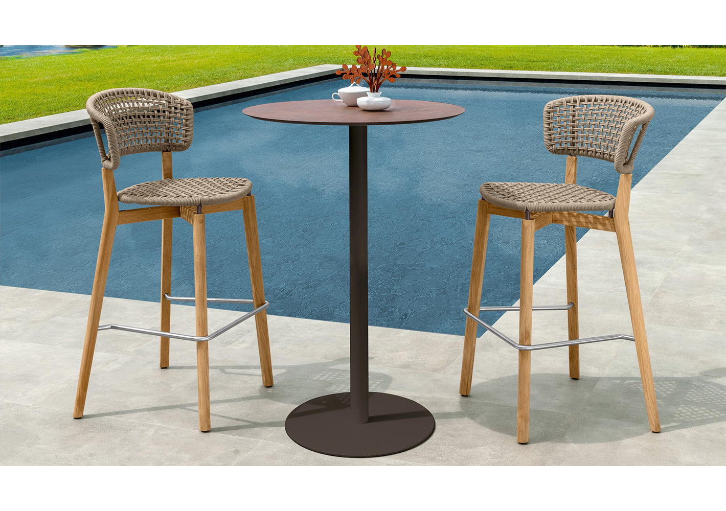 Leaf Round Bar Table H102