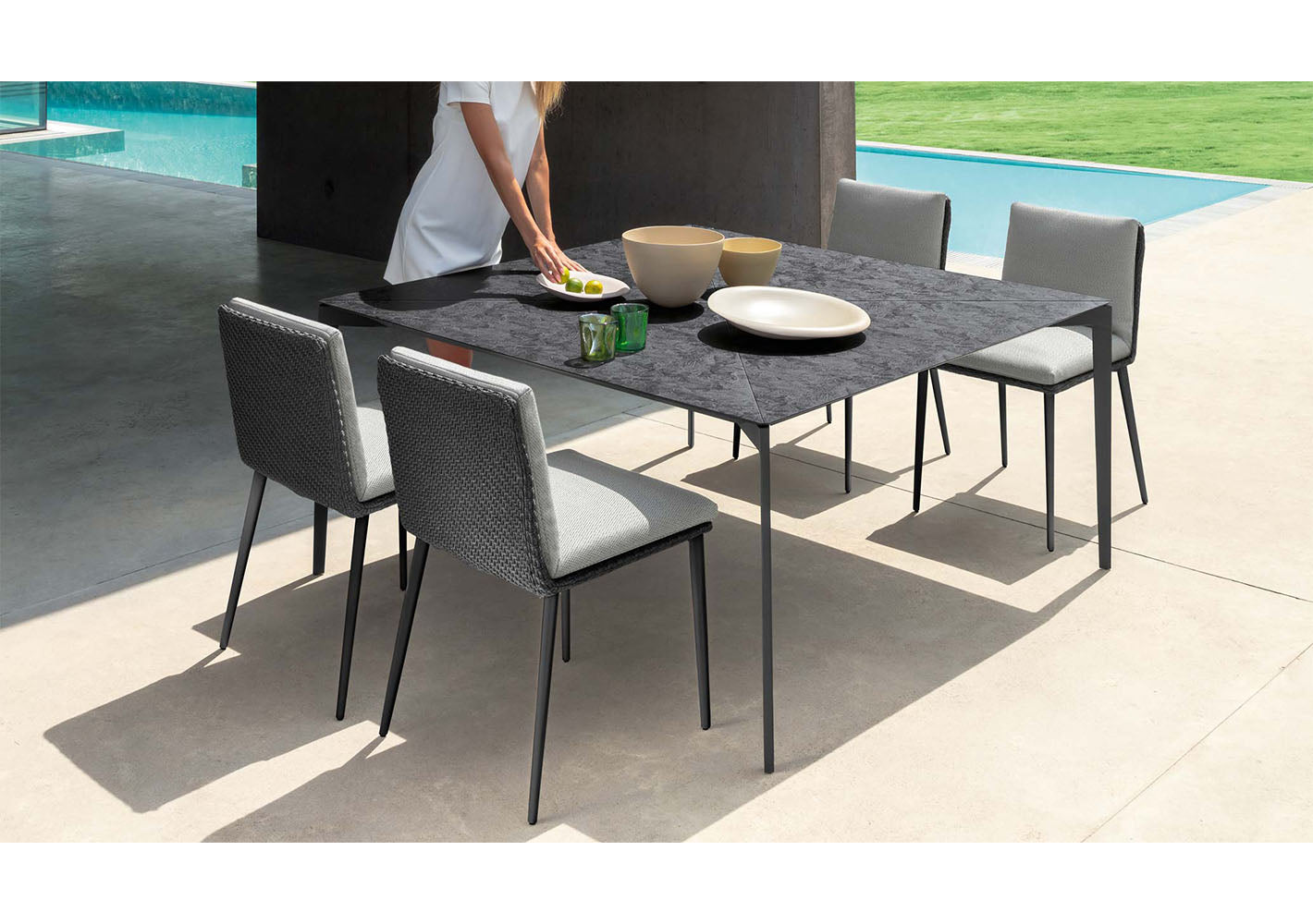 Leaf Square Dining Table