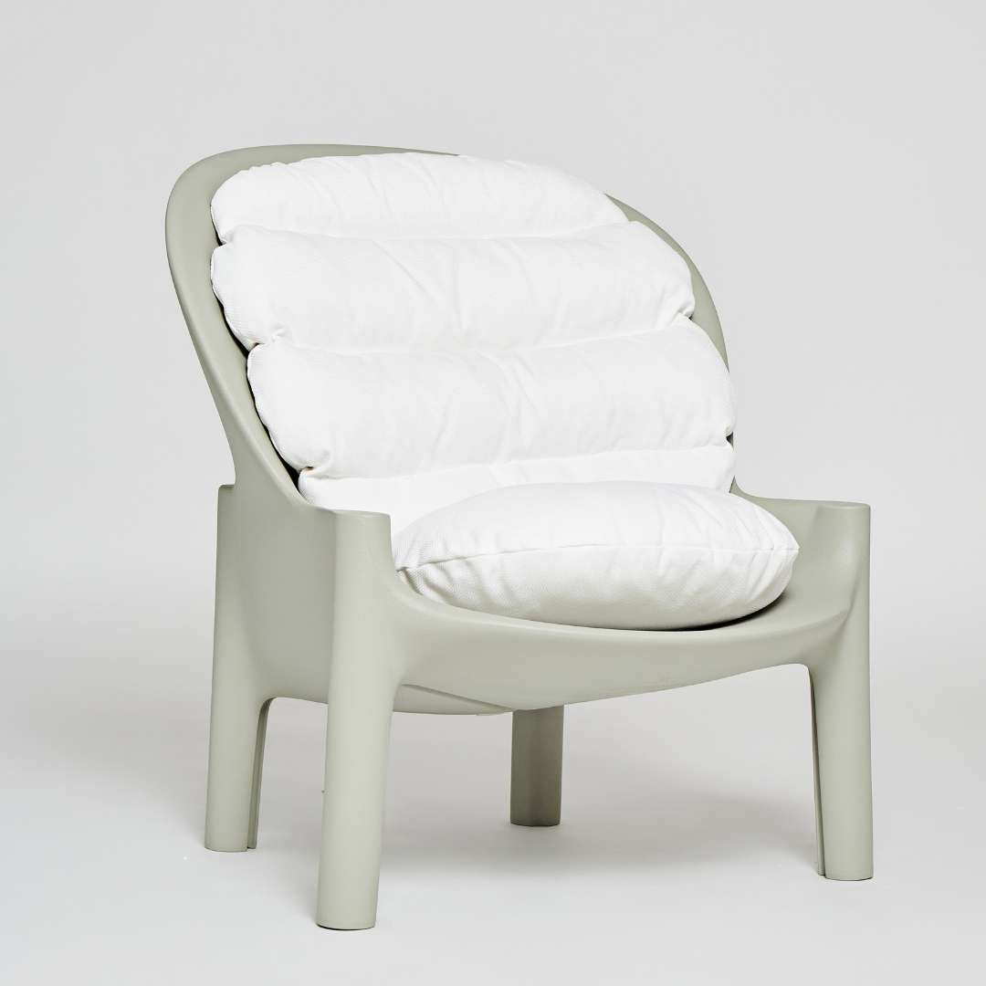 https://cdn.shopify.com/s/files/1/0587/3775/4249/files/Balzac_Armchair_cushions_01.jpg?v=1741152998