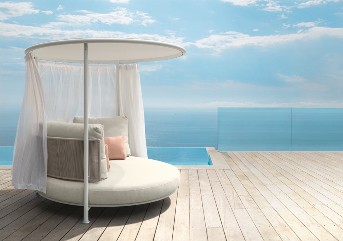 Coral Daybed