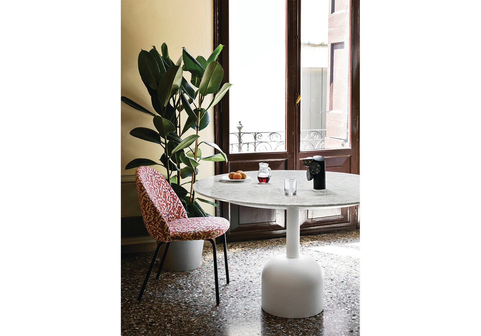 Illo Bistro & Dining Tables