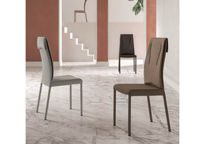 Luxy Upholstered Chair