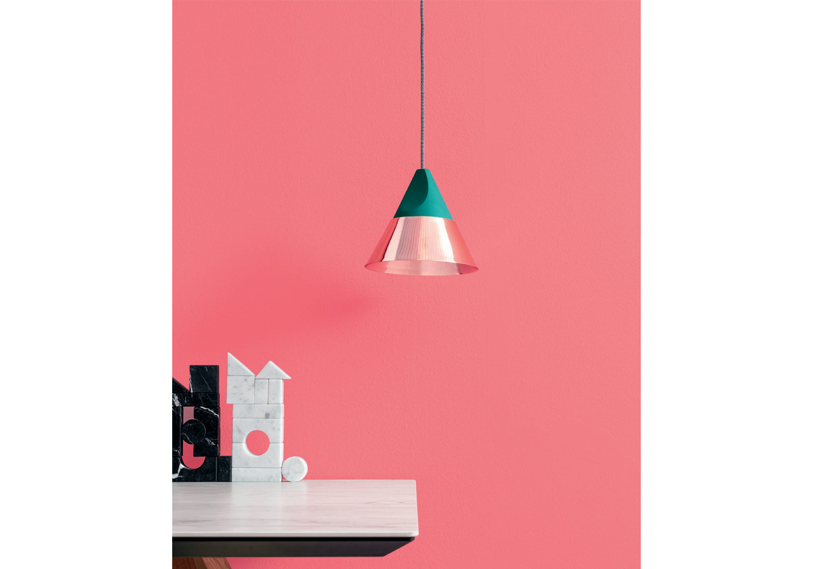 Slope Suspended Lamp